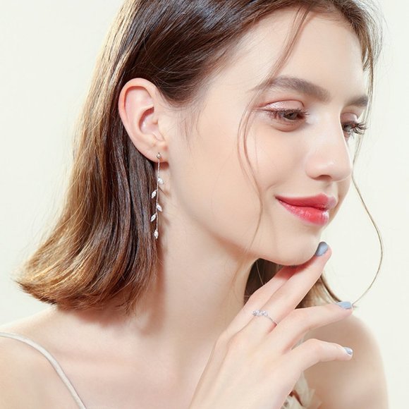 NEW 925 Sterling Silver Diamond Leaf Drop Earrings - Picture 7 of 7